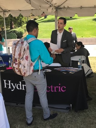 Hydra meets with UCLA engineers at Career Fair